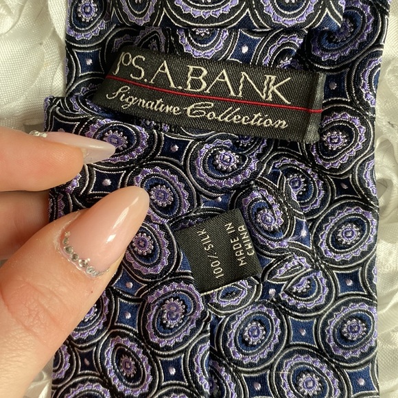 New Jos. A. Bank mens silk tie - Picture 2 of 2